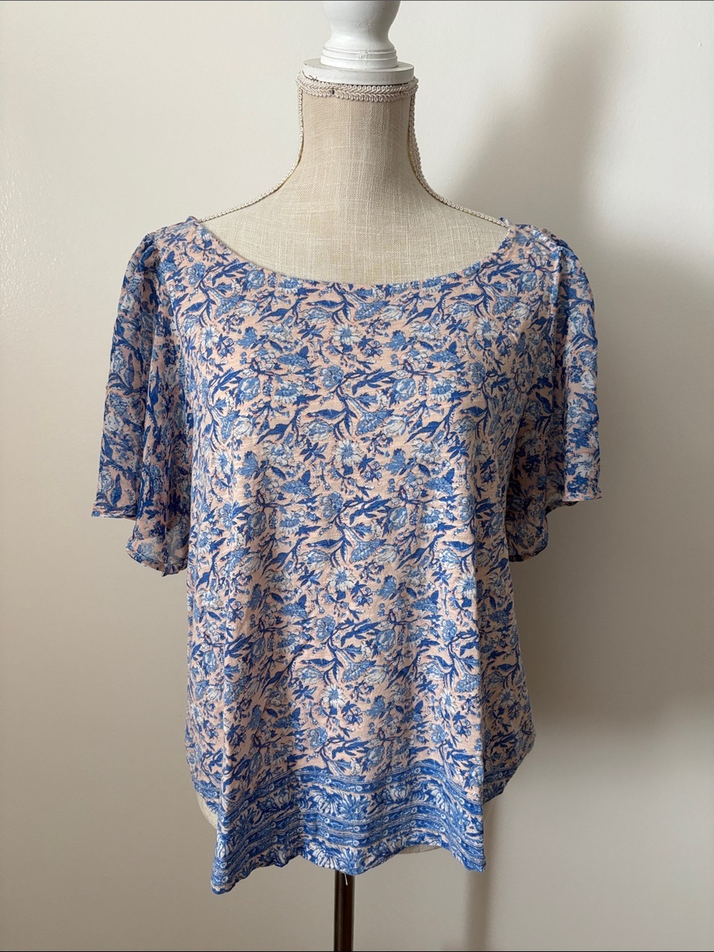 Lucky Brand Blue and Cream Floral Flutter-Sleeve Blouse